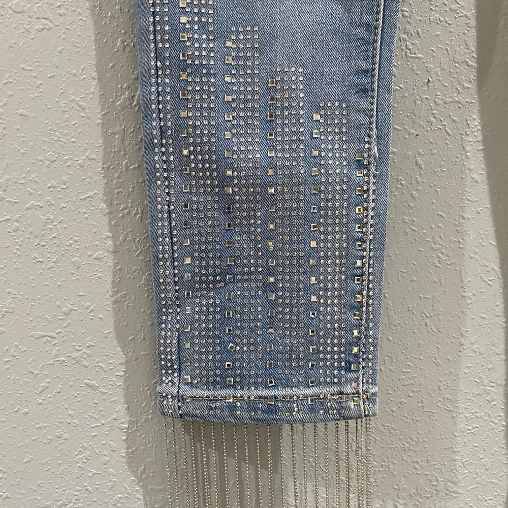 Women's Blue Embellished Jeans. new but no tag
